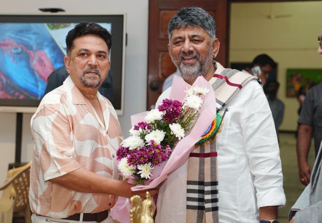 Deputy CM DK Shivakumar inaugurates Dr. Akther Hussain’s ‘Vedic Inspirations’ exhibition in B'luru